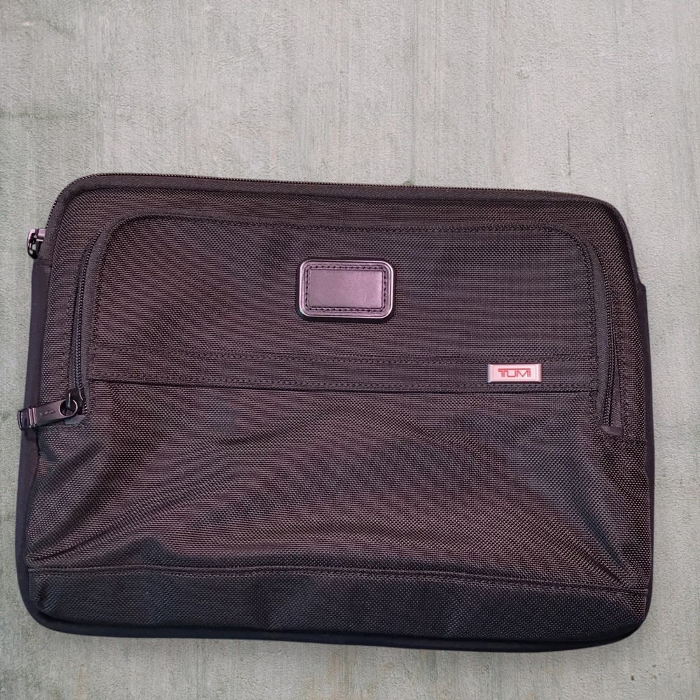 TUMI Alpha Black Ballistic Nylon Padded Laptop Sleeve Case Organizer Medium